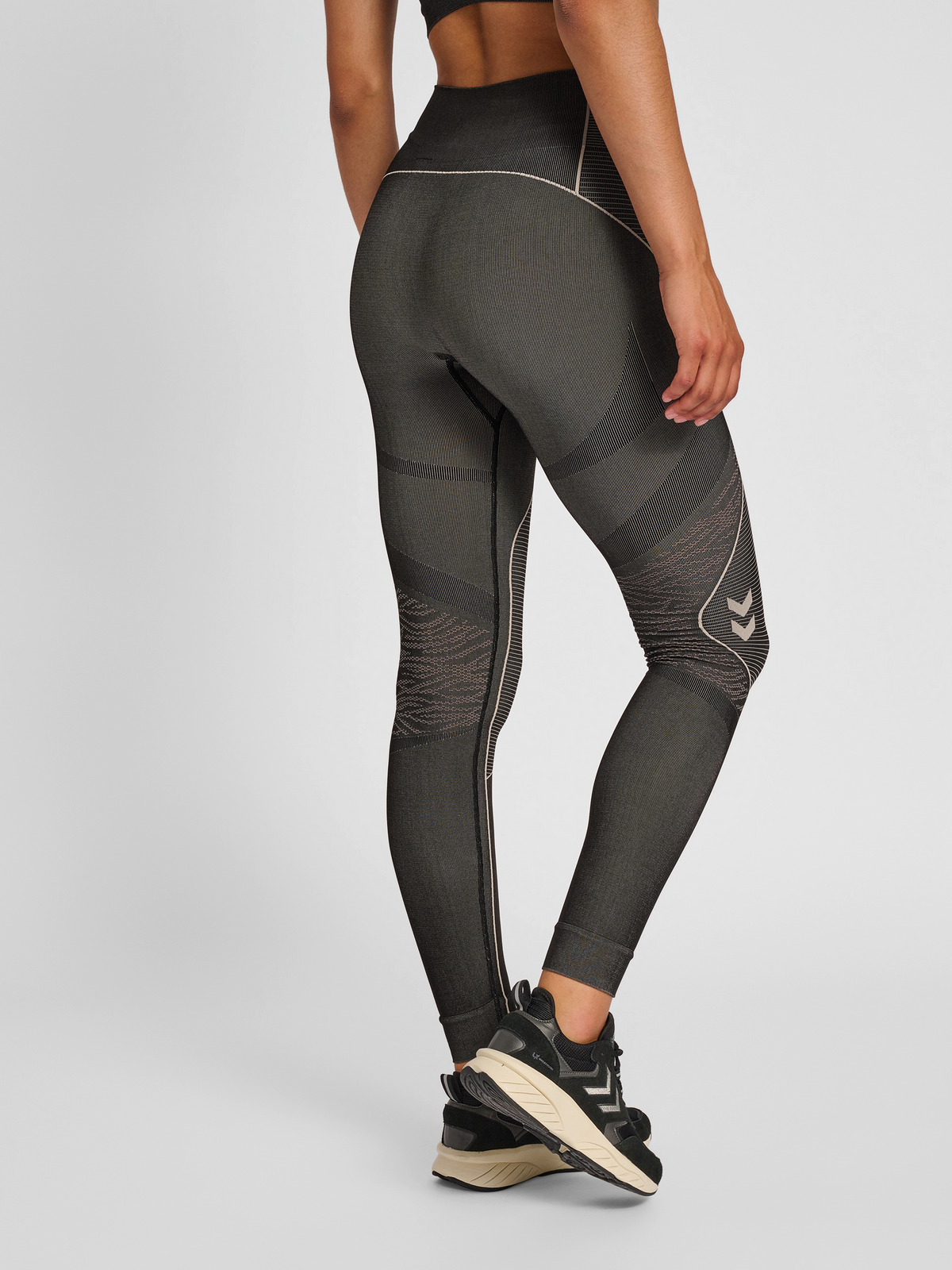 hmlMT MILA SEAMLESS MID WAIST TIGHT