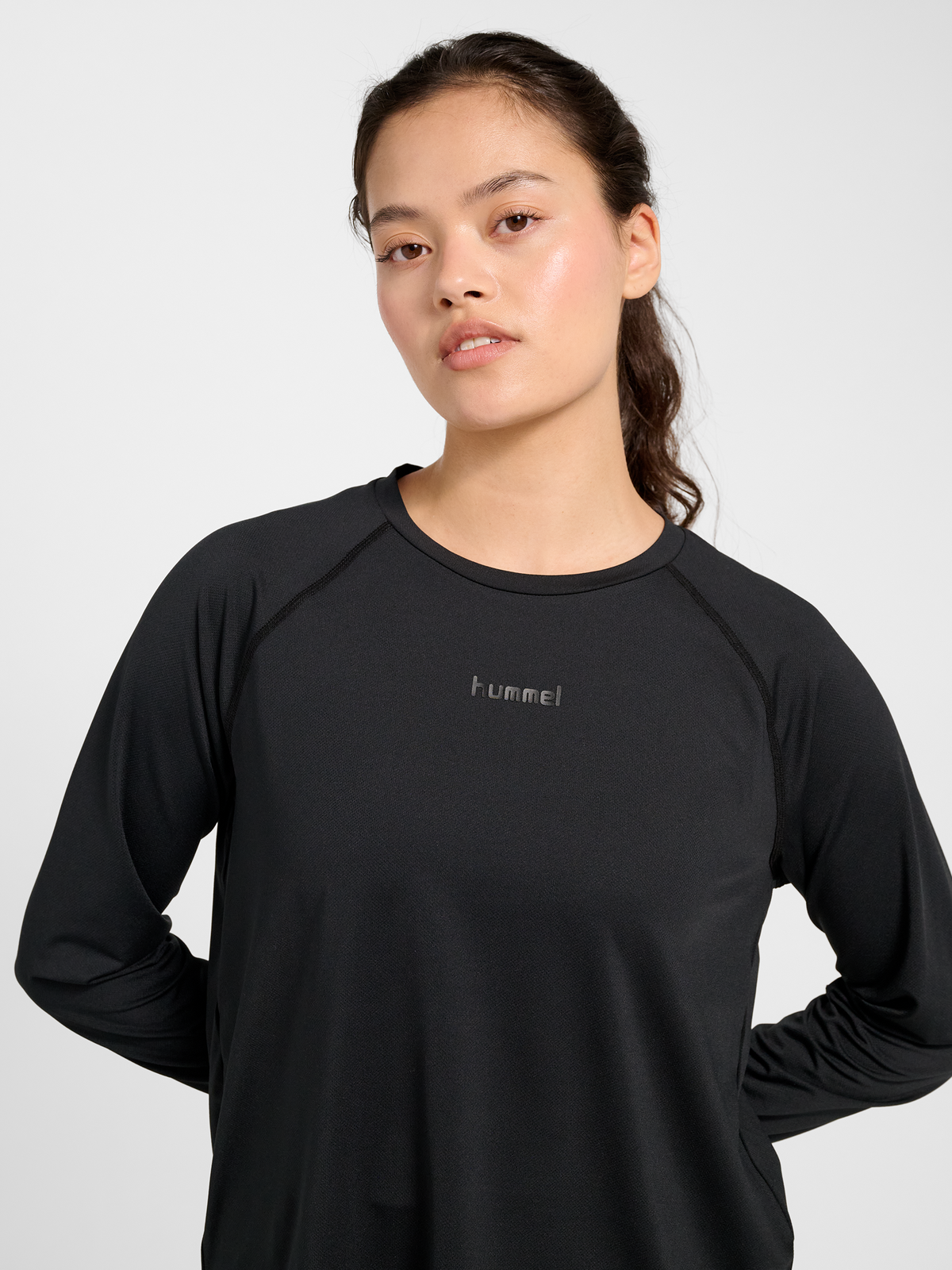 hmlVERA TECH T-SHIRT L/S