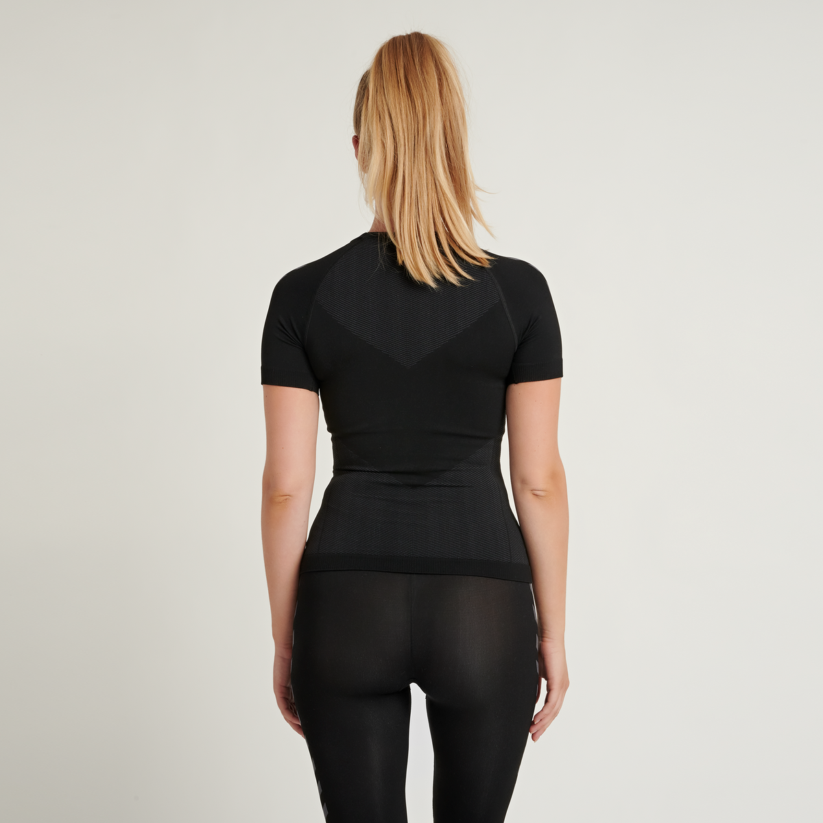 HUMMEL FIRST SEAMLESS JERSEY S/S W