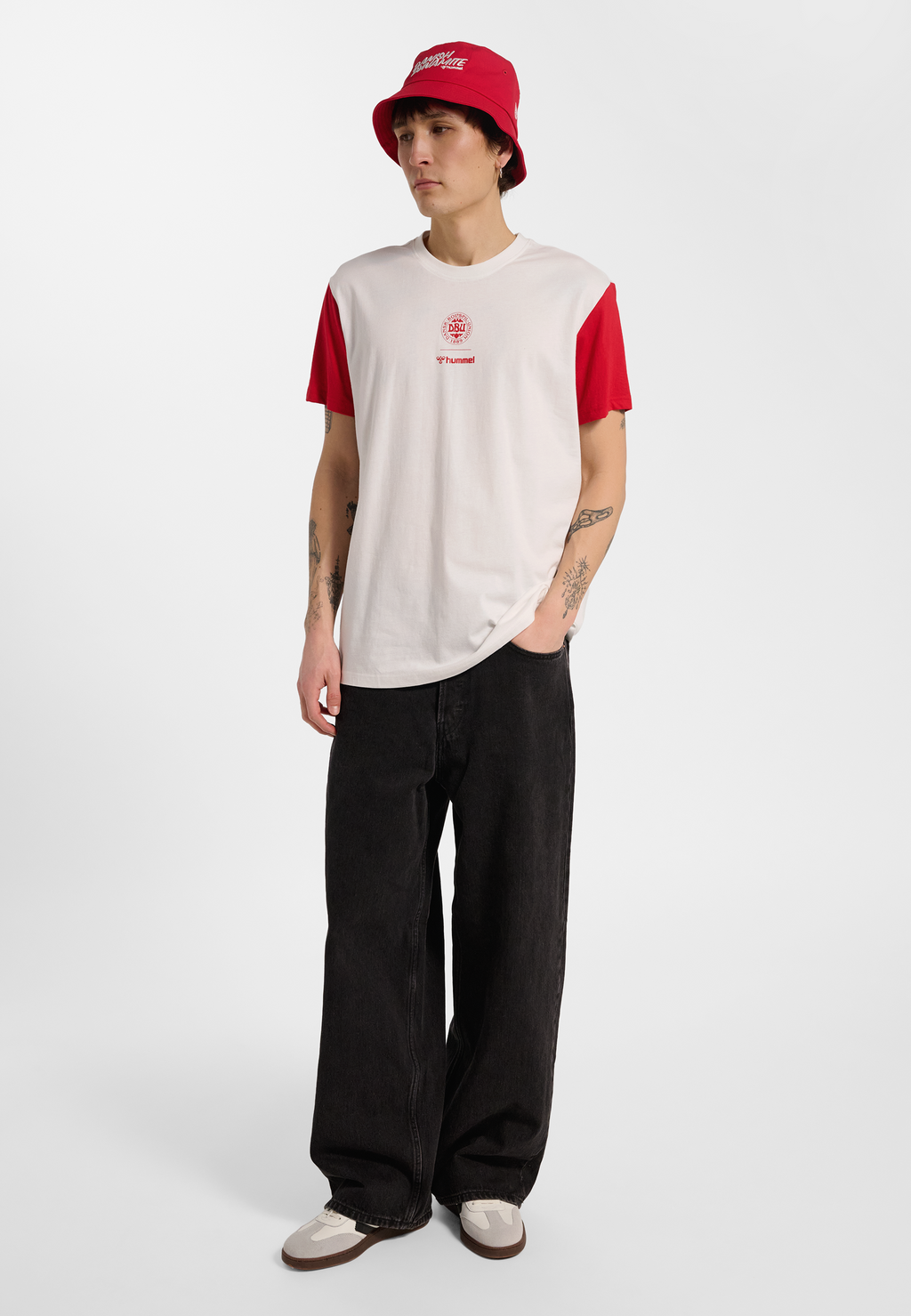 DBU 26 FAN RED-WHITE TEE SS