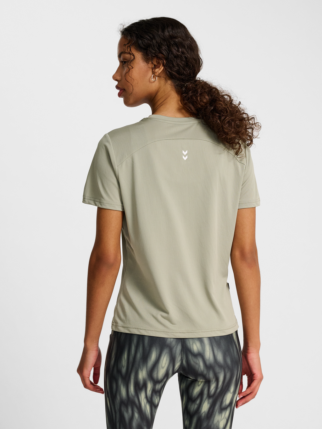 hmlPULSE WORKOUT W T-SHIRT S/S
