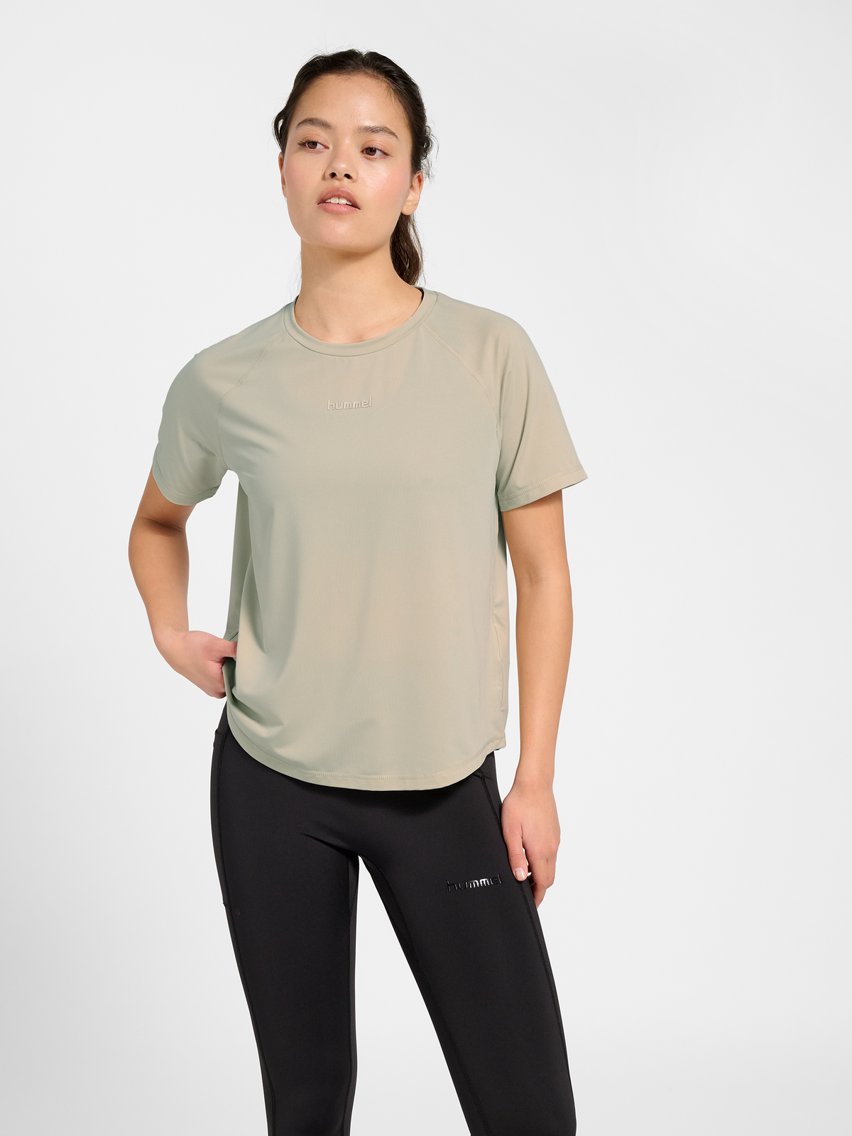 hmlVERA TECH T-SHIRT S/S