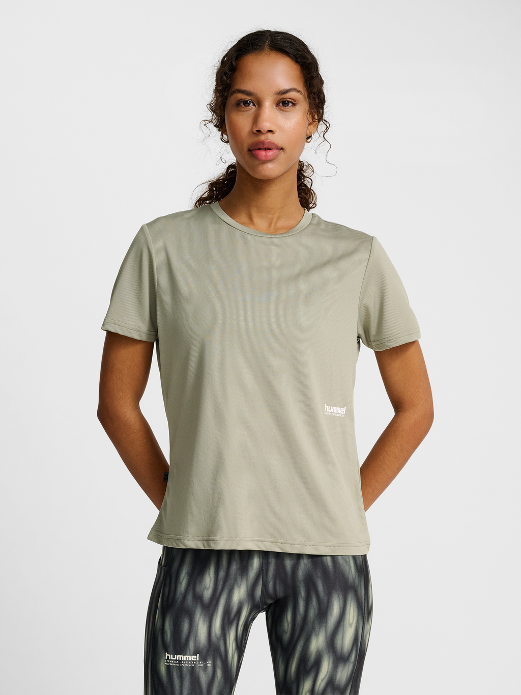hmlPULSE WORKOUT W T-SHIRT S/S