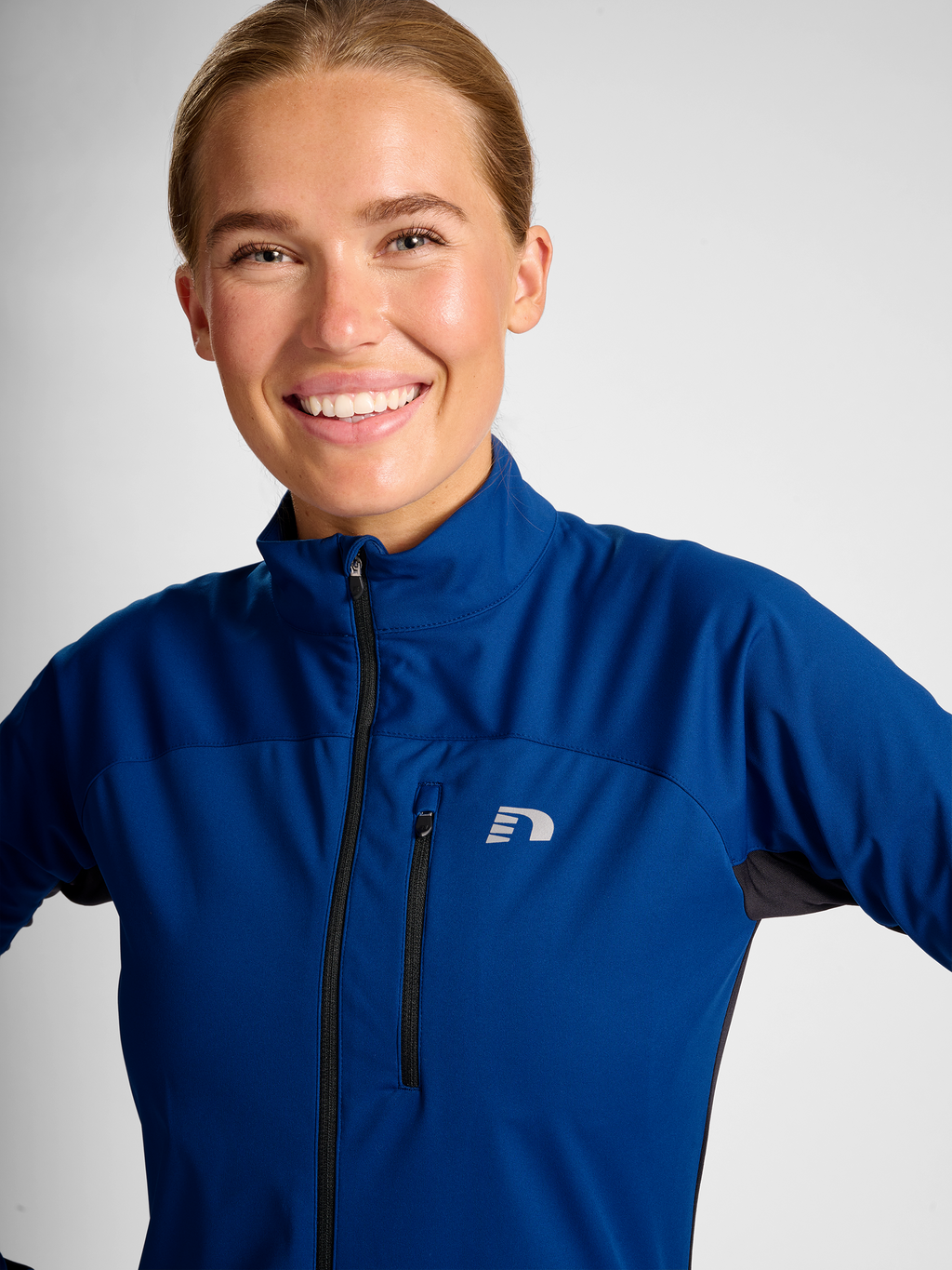 WOMEN'S CORE JACKET