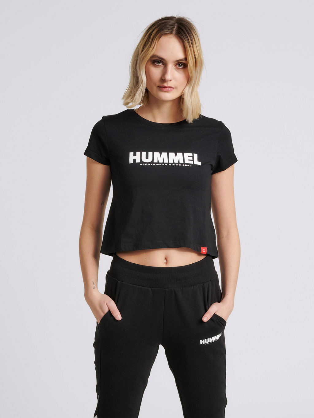 hmlLEGACY WOMAN CROPPED T-SHIRT