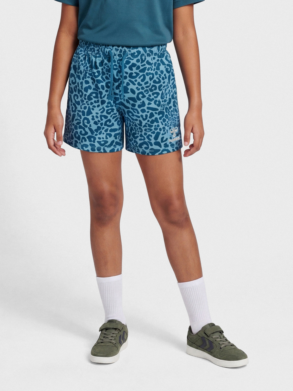 hmlFLOWY AOP SHORTS