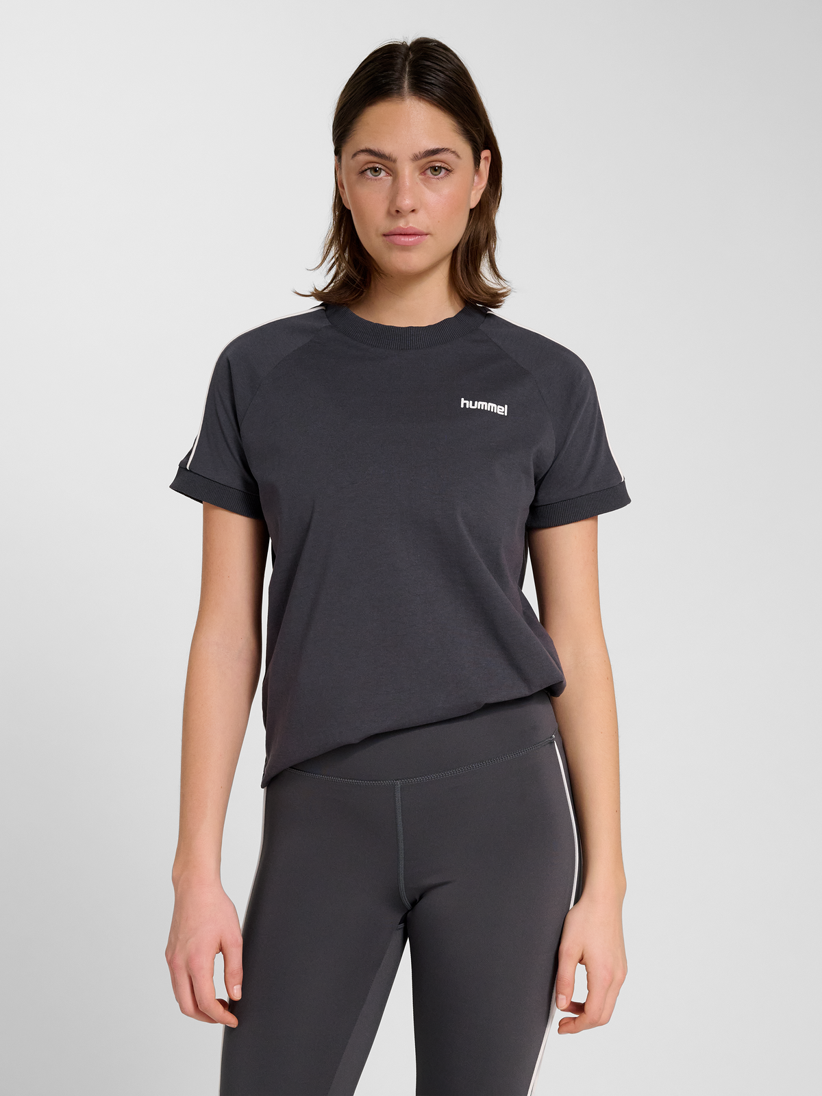 hmlPULSE PIPING W T-SHIRT S/S
