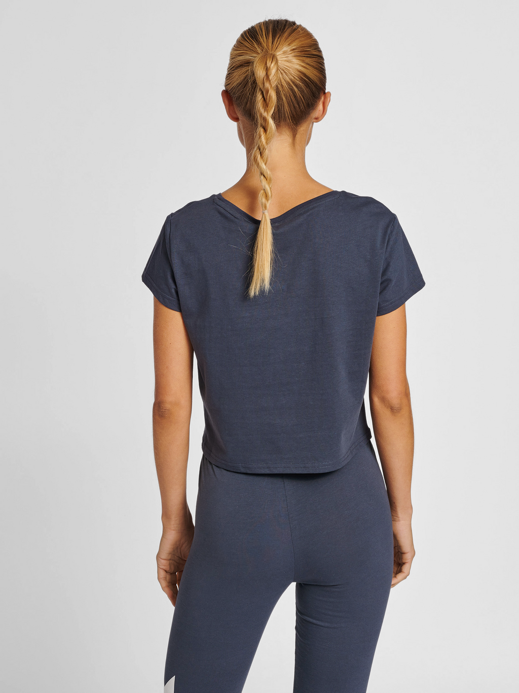 hmlLEGACY WOMAN CROPPED T-SHIRT