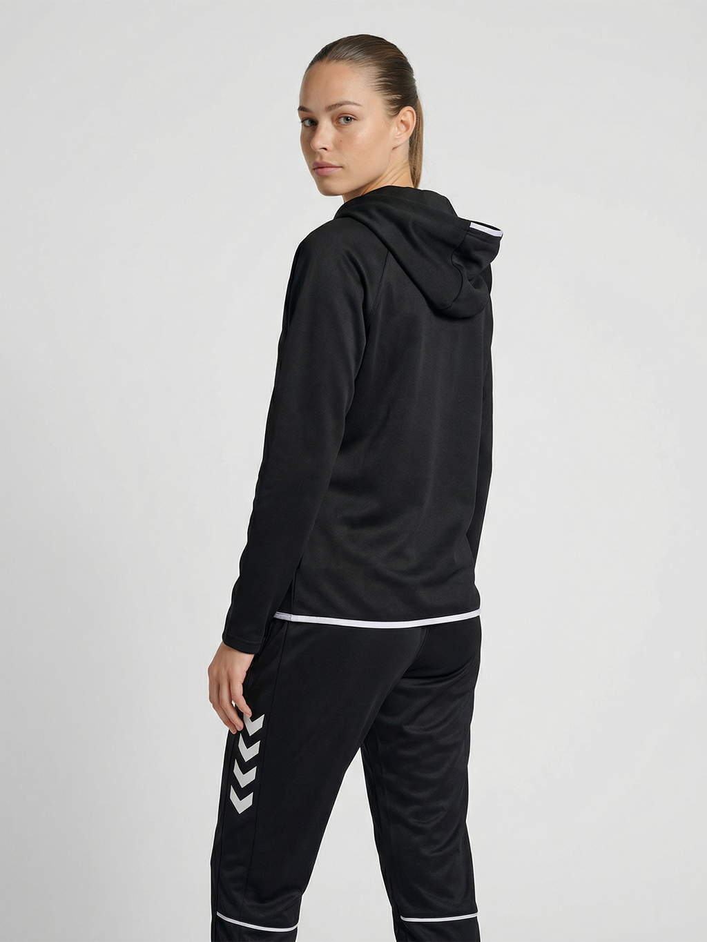 hmlCORE 2.0 ZIP HOODIE WOMAN
