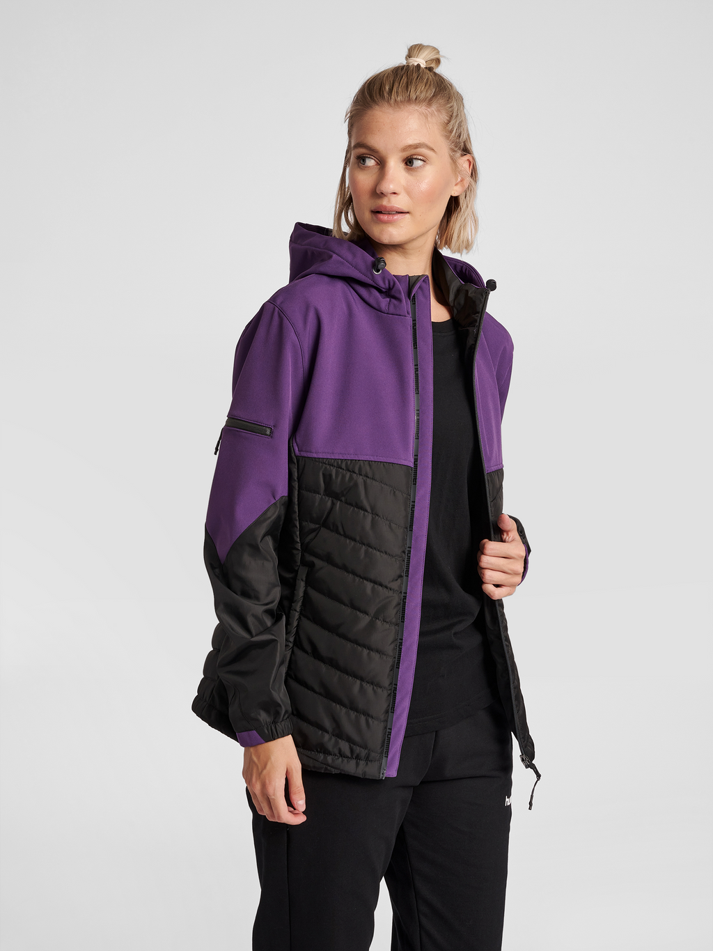hmlNORTH HYBRID JACKET WOMAN