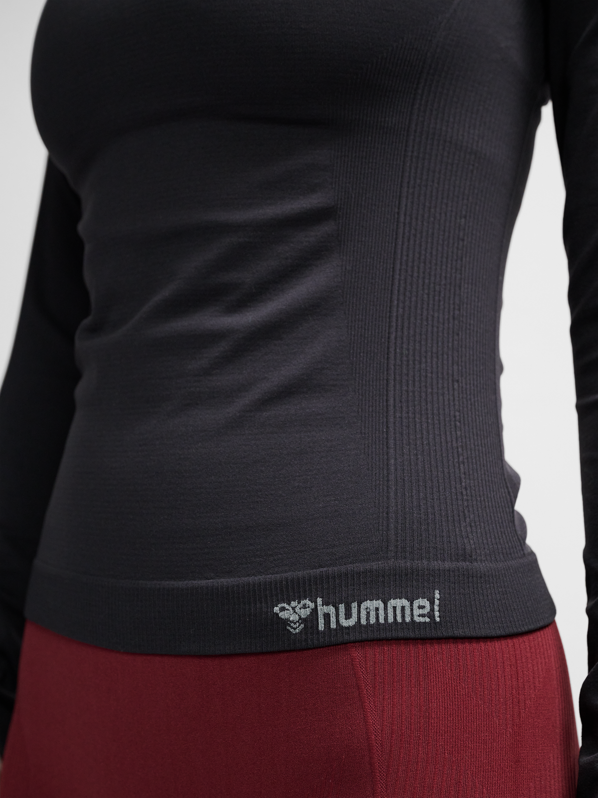 hmlCLEA SEAMLESS TIGHT T-SHIRT L/S