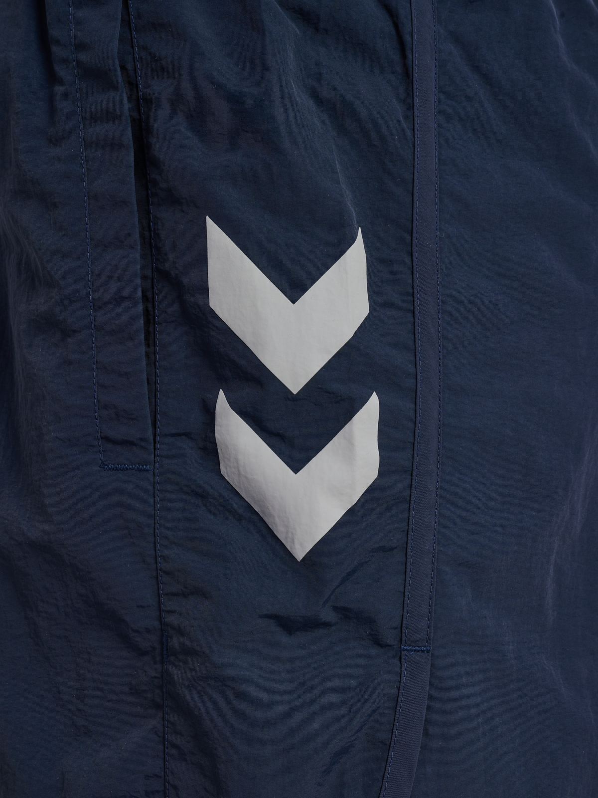 hmlWORLD 26 TRACK SHORTS