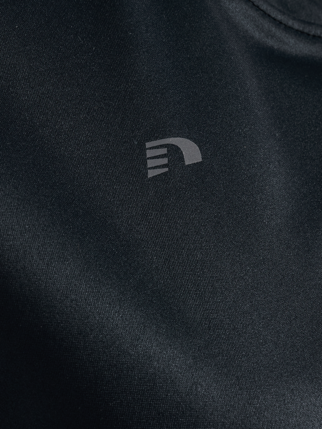 nwlBEAT GRADIENT W T-SHIRT