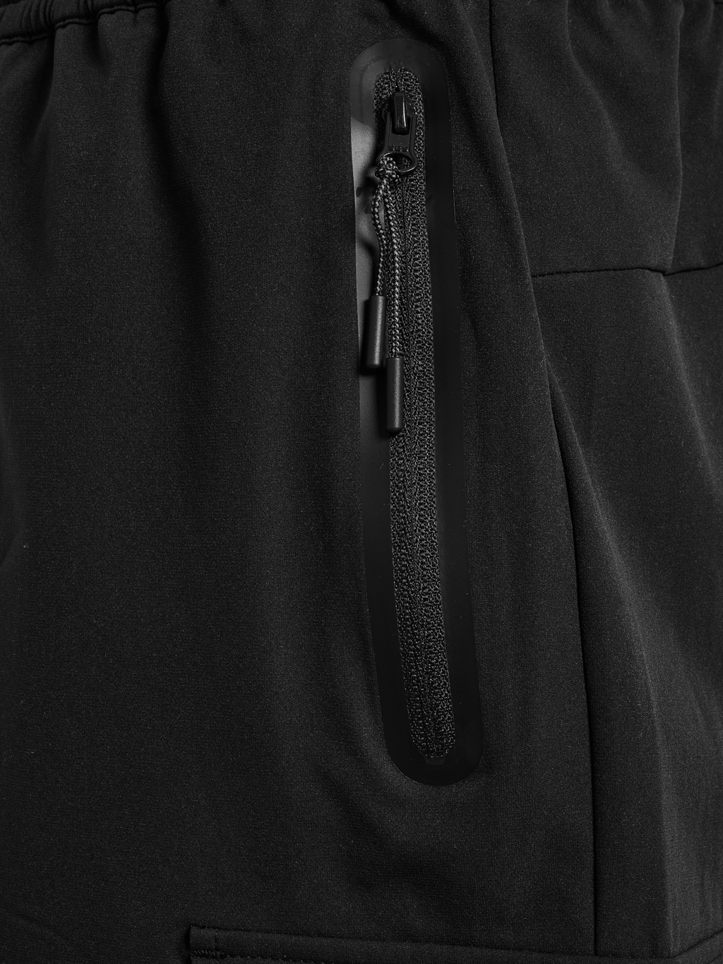hmlTECH SHORTS